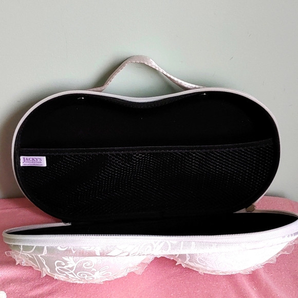 Travel Bra Underwear Storage Box / Organizer - Picture 3 of 6